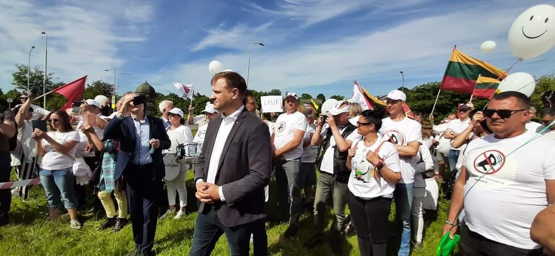 Трехдневный митинг организаторов «Марша в защиту семей» стартовал у Сейма