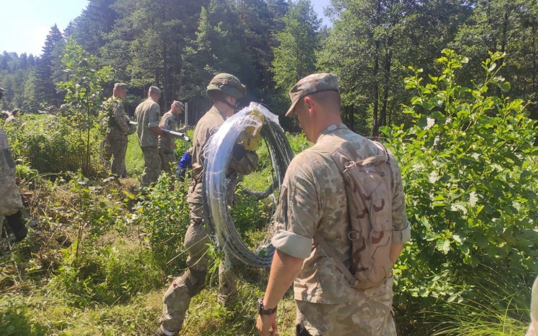 Колючая проволока на границе — её не хватило. Главное за неделю