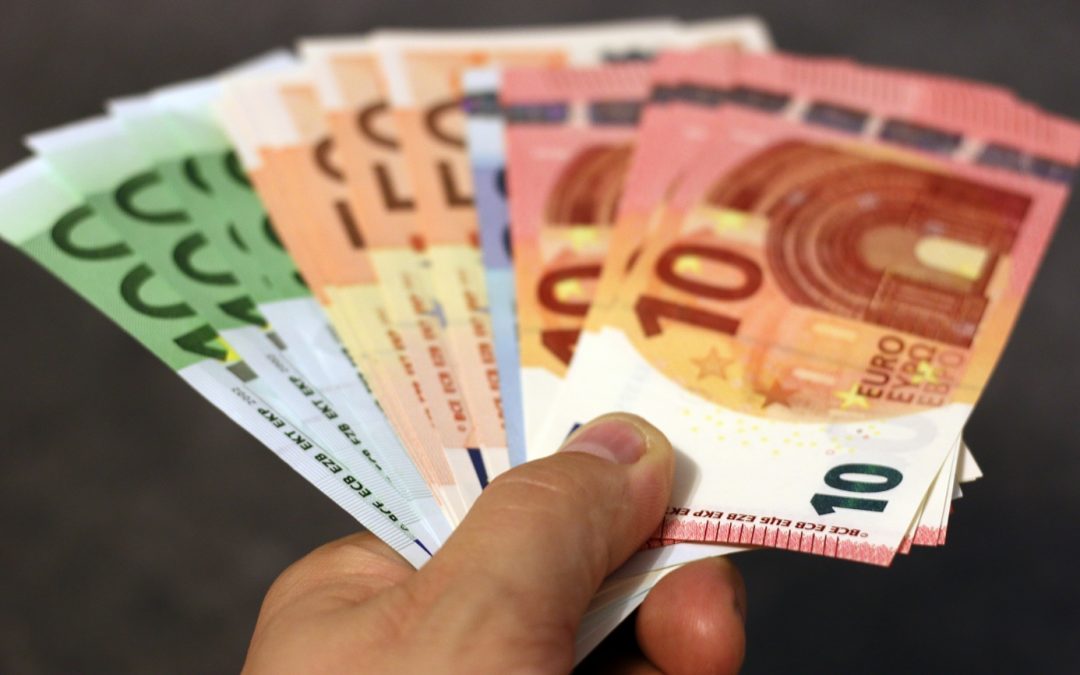 Минимальная зарплата в следующем году может увеличиться до 730 евро
