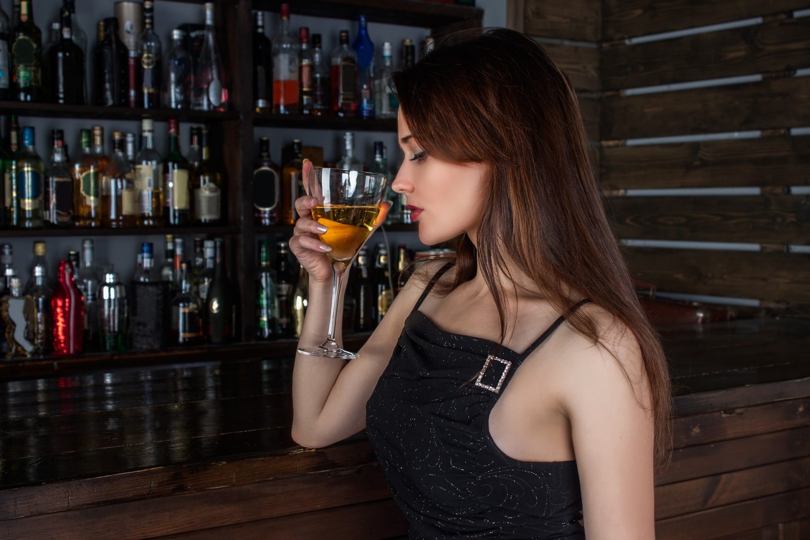 woman-1064664_1920