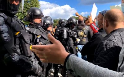 Спецподразделения полиции оттеснили протестующих во время марша сексменьшинств в Каунасе