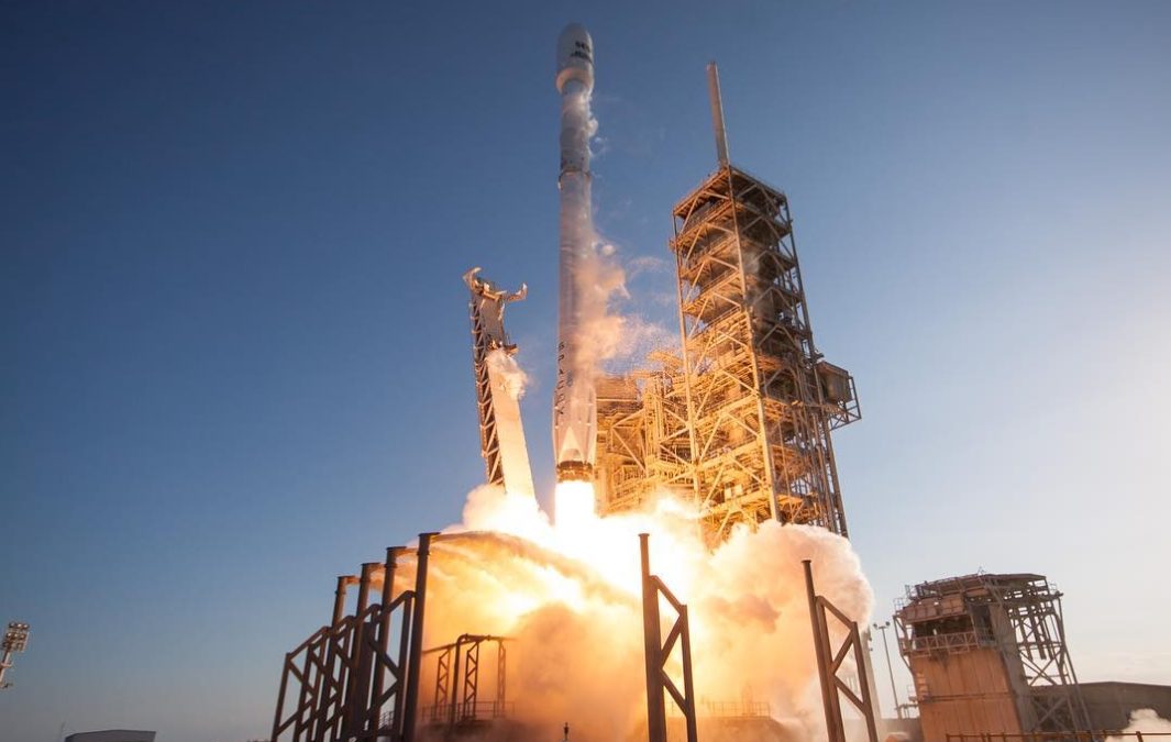 Министр: услуги спутникового интернета SpaceX в Литву будут предоставлять с 2022 года