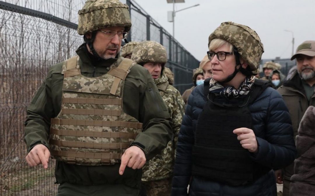 МИД Литвы настоятельно просит граждан не ездить в Украину, находящихся там — вернуться