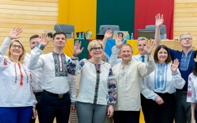 Премьер Литвы в вышиванке: это символический жест поддержки Украины
