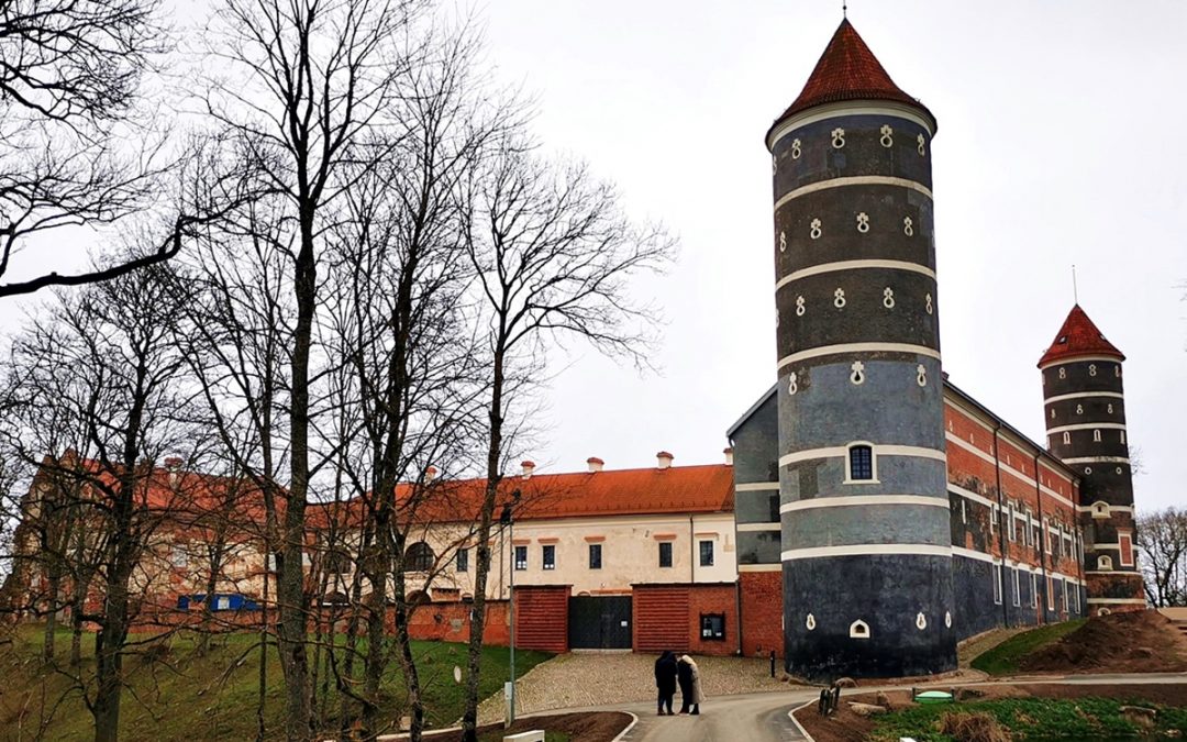 Замок Дракулы в Литве