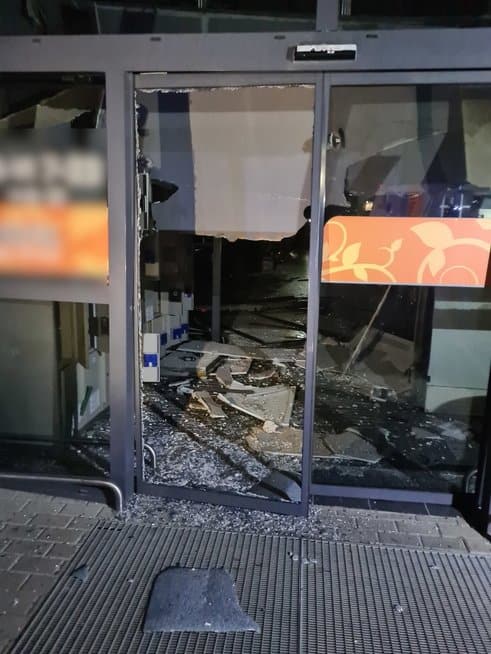 В Алитусе взорвали банкомат и похитили кассету с деньгами