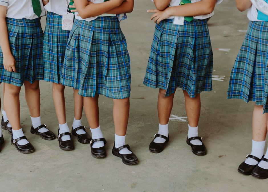 Омбудсмен по равным возможностям: мальчикам следует разрешить носить в школах юбки