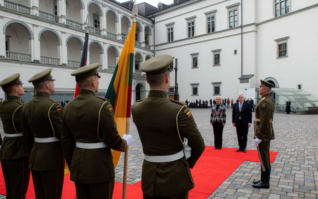 Германия обязуется быть готовой к максимальной быстрой реакции в случае угрозы для Литвы