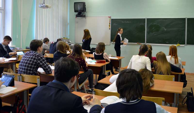 Министр: мест хватит еще  на 26 000 украинских школьников