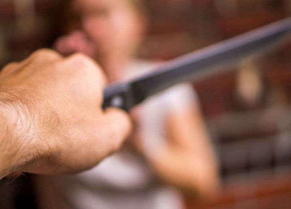 Нападение грабителя с ножом на ученицу: возможно — рецидивист