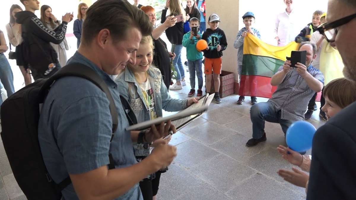 Висагинские школьники встретились с путешественником Ауримасом Валуявичюсом (видео)