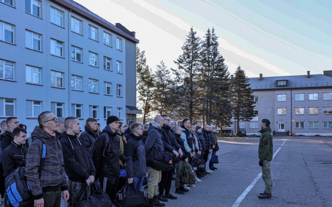 Учеба не оправдание – в новом году призывать в армию намерены и студентов