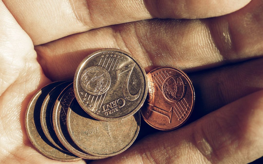 Цент евро бережет — что будет, если подбирать мелочь на улице? 